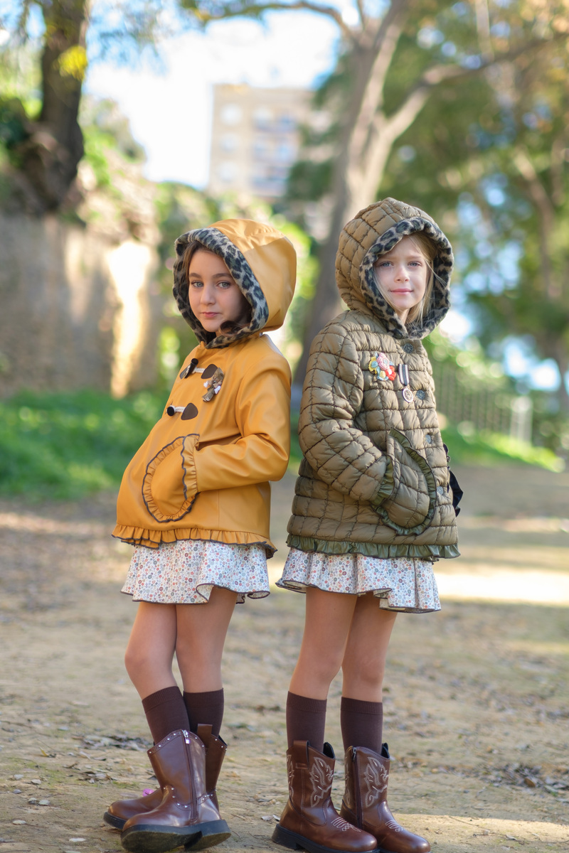 NEKENIA, S.L niña feliz